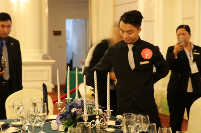 85db41995fbb180c1e52a36500150cf5.jpg 九区区域技能大赛(西餐摆台)‘2018.07.30_副本.jpg