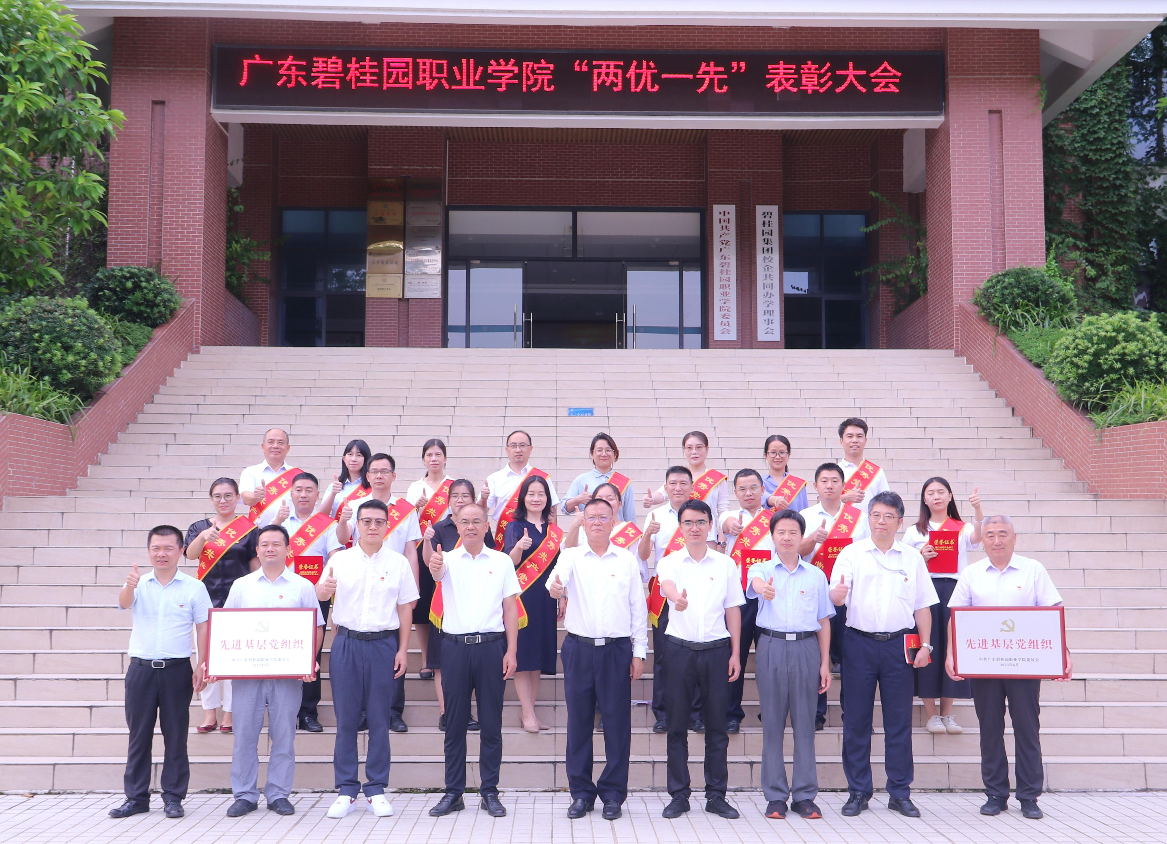 ccb073010853fed69260485a8a597bb1.jpg ccb073010853fed69260485a8a597bb1.jpg