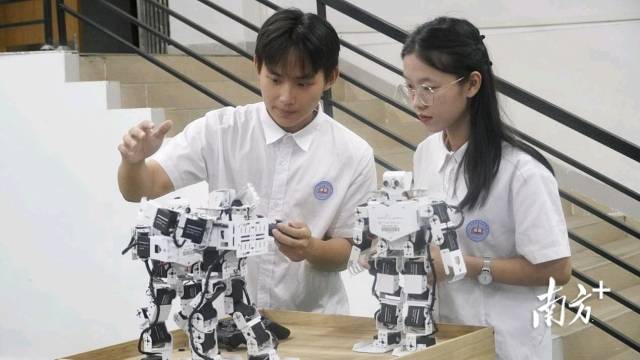 8d0b4e72e65bfa91f43e332589cfc5f4.jpeg 8d0b4e72e65bfa91f43e332589cfc5f4.jpeg